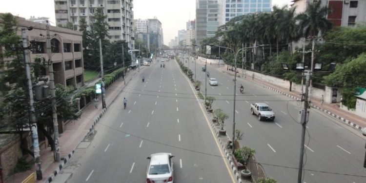 সারা দেশকে করোনা সংক্রমণে ঝুঁকিপূর্ণ ঘোষণা করেছে স্বাস্থ্য অধিদপ্তর