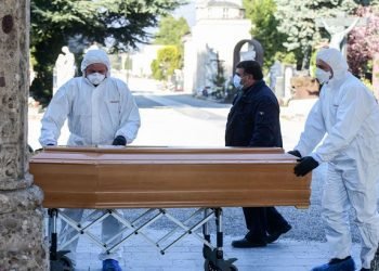 যুক্তরাস্ট্রে মৃত্যুর সংখ্যা ৫০ হাজার ছাড়িয়ে গেছে