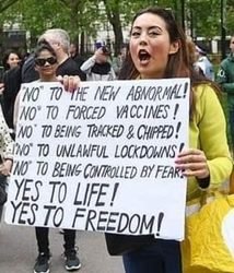 লকডাউন তুলে দেয়ার দাবিতে হাইড পার্কে বিক্ষোভ