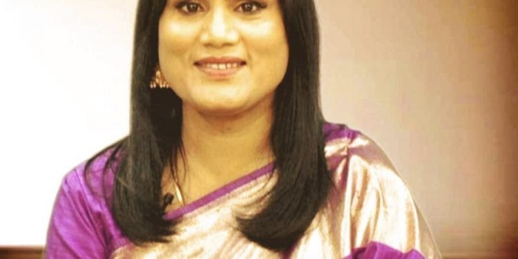 বাংলাদেশের মেয়েরা ব্রেইনলেস, সাজ সজ্জা নিয়ে ব্যস্ত তারা বিশ্বপ্রেমিক -রেজা আহমদ ফয়সল চৌধুরীর লেখায় আমার ভিন্নমত