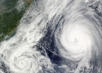 আঘাত হেনেছে ঘূর্ণিঝড় আমফান