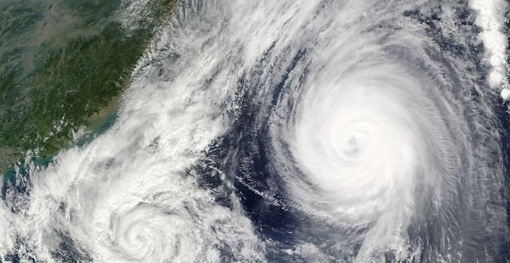 আঘাত হেনেছে ঘূর্ণিঝড় আমফান