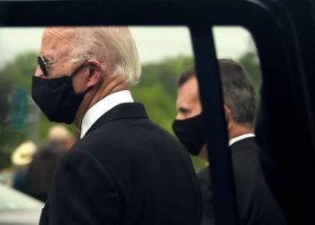 মাস্ক নিয়ে বিতর্কের জের ট্রাম্পকে উদ্দেশ্য করে বিডেন ‘তিনি একজন বোকা ‘