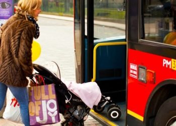 শনিবার থেকে লন্ডনে বাস ভ্রমণের জন্য চার্জ শুরু হবে