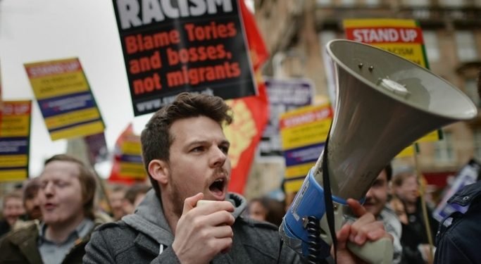 বর্ণবাদ: রক্তে নি:শ্বাসে ব্যবহারে নিত্য বহমান অন্ধকার