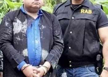 “আইজ থিকা দ্যাশ পোকিত ও পোচন্ড দূর্ণীতিমুক্ত হইলো”