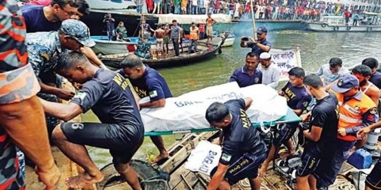 ৬ মাসে ১০৬ নৌ দুর্ঘটনায় ১৫৩ জনের প্রাণহানি