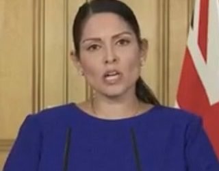 ইউরোপীয়দের জন্য বন্ধ হচ্ছে যুক্তরাজ্যের দ্বার, দক্ষকর্মী ও ছাত্রদের জন্য আছে সুখবর