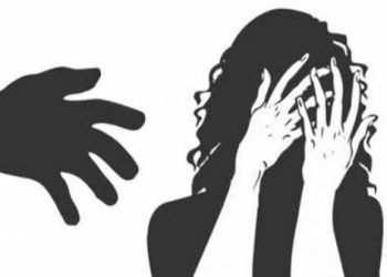 অভিযোগ নারী কনস্টেবলের যৌন হয়রানির,ডিআইজি বললেন-ও চাকরি ছেড়ে দিয়ে বেশ্যাগিরি করুক!