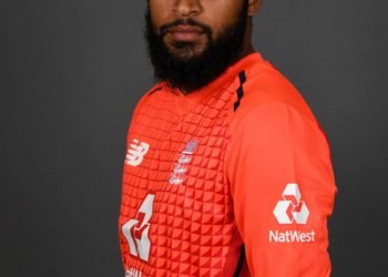 ইংল্যান্ডের রশীদ ফিরিয়ে দিলেন পাকিস্তানের ফখরুজ্জামানকে