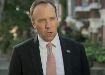 যুক্তরাজ্যে একদিনে আরও ২,৯৮৮ জন করোনায় আক্রান্ত