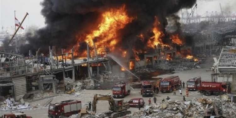 বৈরুতের বন্দরে আবারও ভয়াবহ অগ্নিকাণ্ড