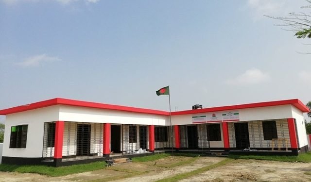 ভোলার অবহেলিত দুর্গম দ্বীপের আলোকবর্তিকা স্বাস্থ্যসেবা ও নারী উন্নয়ন কেন্দ্র