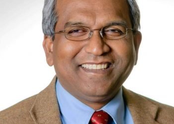 ডা: এহসান হক রাজশাহী সরকারি কলেজ কর্তৃক মানবিক পুরষ্কারে সম্মানিত