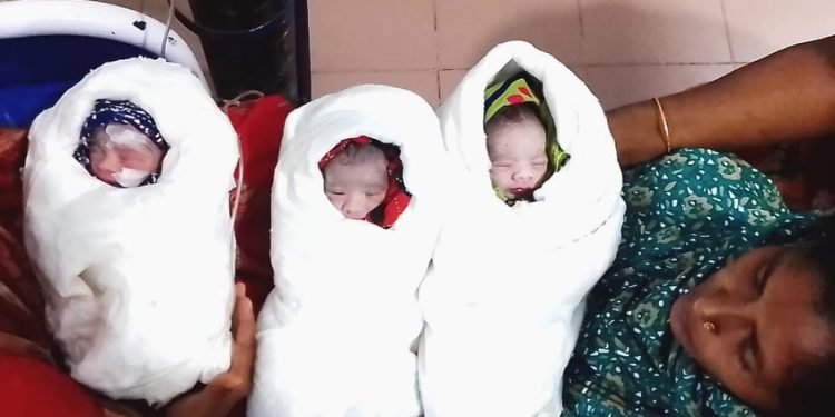 ভোলা: চরফ্যাশনে একসঙ্গে তিন পুত্র সন্তানের জন্ম দিলেন লিয়া মনি