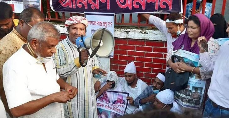 মেয়রের আশ্বাসে অনশন ভাঙলেন রায়হানের মা