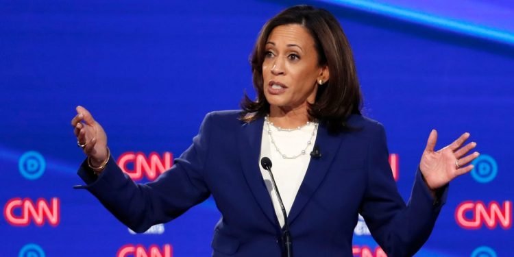 ‘মিশ্রিত বর্ণের’ প্রথম নারী ভাইস প্রেসিডেন্ট পেল যুক্তরাষ্ট্র