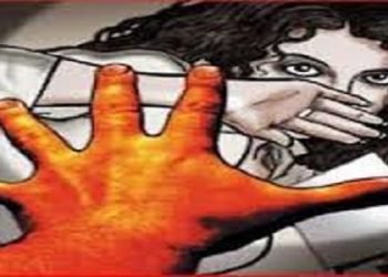 এ কোন পূর্ণিমা; অমাবশ্যার চেয়ে অন্ধকার