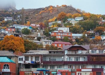 দাগেস্তানের আভারি ভাষার খ্যাতিমান লেখক রাসুল হামযাতভ রচিত ” আমার দাগেস্তান” গল্পের ছায়া অবলম্বনে