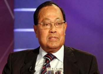 দক্ষ লেখক, রাজনীতিক; ক্ষমতার দাবা খেলোয়াড়ের মৃত্যু