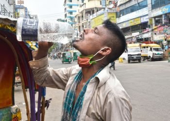 চরম উষ্ণতায় ক্ষতিগ্রস্ত শহরের তালিকায় শীর্ষে ঢাকা