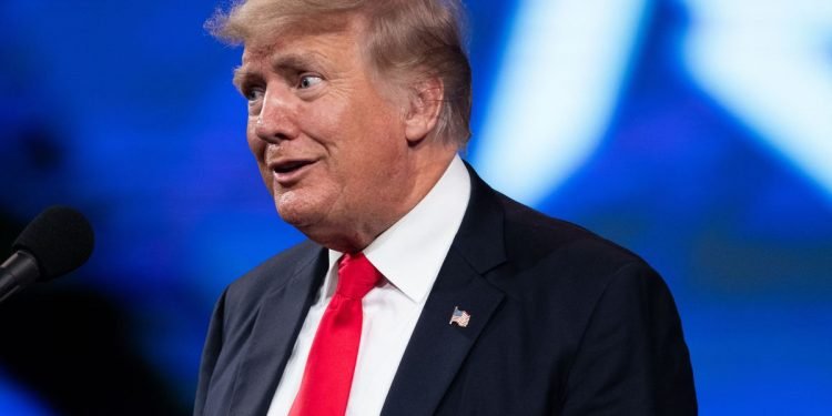 মার্কিন ধনীদের তালিকায় নাম নেই ট্রাম্পের!