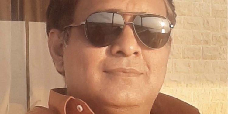খবরদার তিনজন বসে যেন একসঙ্গে চা না খায়