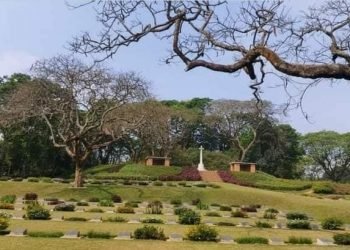 ওয়্যার সিমেট্রির মর্মকথা