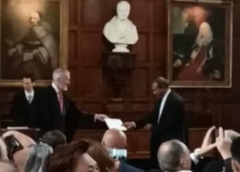 সোজা কথা সম্পাদক শাহ আলম ফারুকের ব্যারিষ্টার সনদ অর্জন