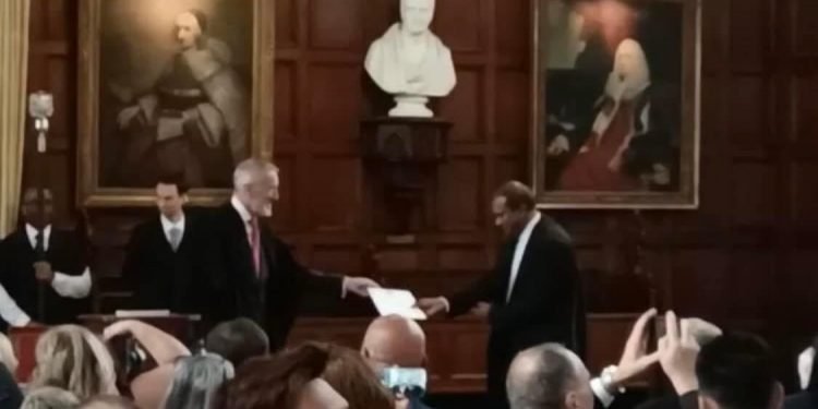 সোজা কথা সম্পাদক শাহ আলম ফারুকের ব্যারিষ্টার সনদ অর্জন