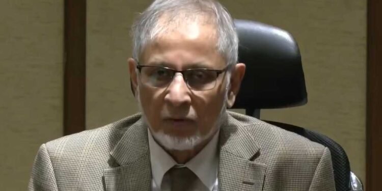 ব্যাংকের টাকা লোপাটকারীদের বিরুদ্ধে কঠোর ব্যবস্থা নেওয়া হচ্ছে: ড. আনিসুজ্জামান চৌধুরী